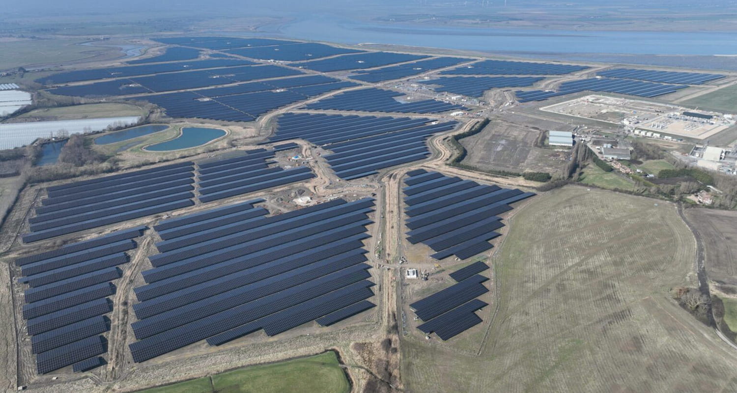 Les installations photovoltaïques explosent ! La production d'énergie solaire au Royaume-Uni atteint un nouveau record.