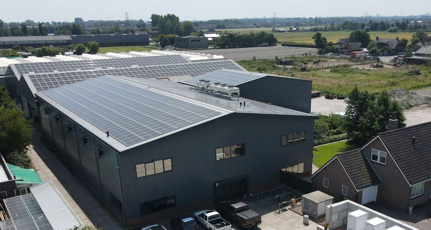 42,5 GW d'énergie solaire et 9,8 GW de stockage vont transformer le réseau électrique australien.