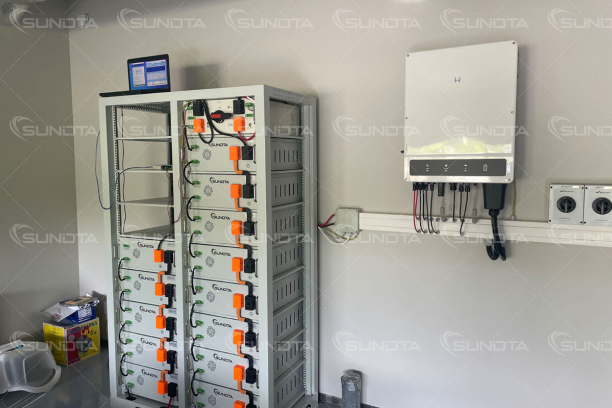 Un client estonien achève l'installation d'un système de stockage d'énergie de 30 kW/65 kWh avec des batteries haute tension SUNDTA