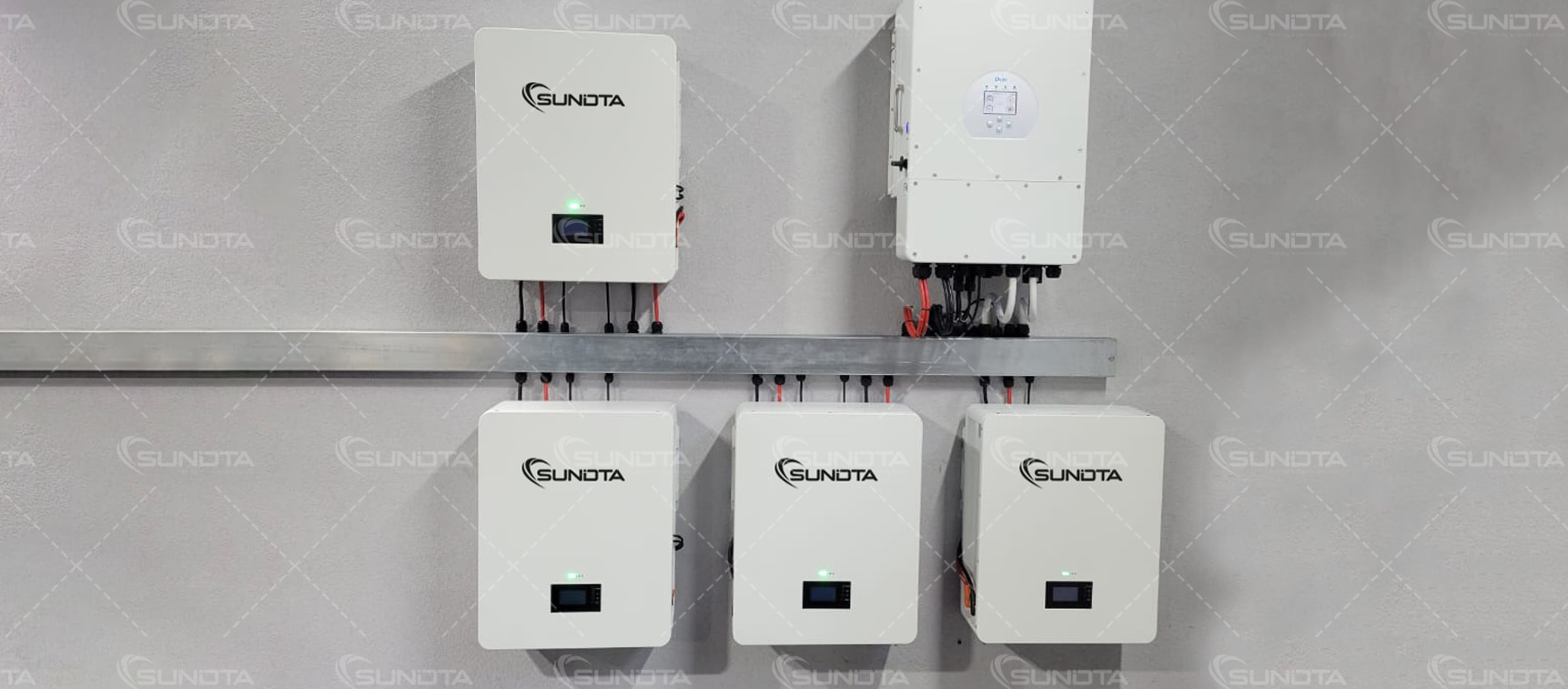 Le système de stockage d'énergie de 20,48 kWh installé par le client ukrainien de SUNDTA est terminé
        