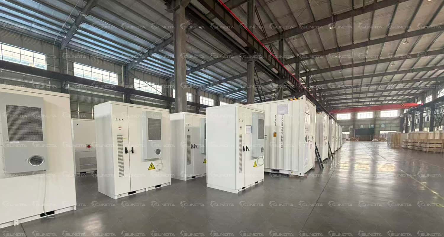 Besoin rapide de stockage d'énergie ? Le lot complet de SUNDTA est prêt, testé et soutenu par sa propre usine de batteries !